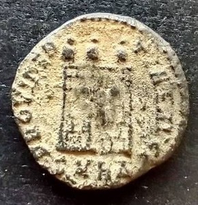 Ancient 4th Century Roman Constantinian Campgate Coin