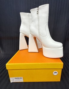 Brand New Pair of Womens Halloween costume, high heel boots womens size 7