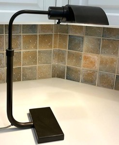 LR - Stylish Table Lamp