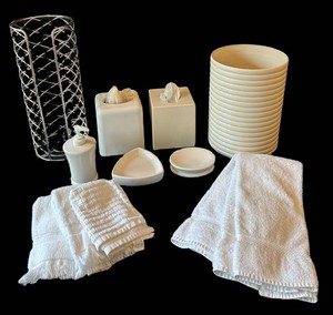 BR1 - Bathroom Accessories - Wastebasket, Tissue Holders & Towels Mixed Lot