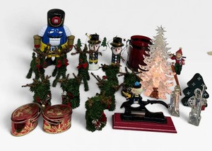 G - Christmas Decor Mixed Lot - Nutcracker, Reindeer, Snowmen & Glass Figures