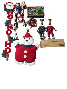 G - Christmas Decor Mixed Lot - HOHOHO Sign, Santa Figures & Ornaments