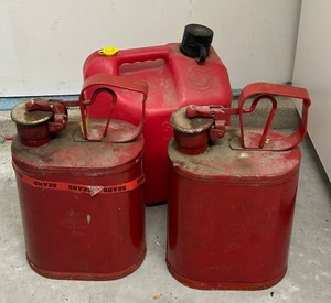 G - Gas Can Collection - Blitz & Metal Safety Cans (Lot of 4)