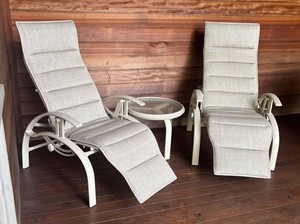 P - Two Vintage Homecrest Chairs & Table