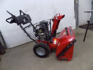 Johnsrud ST2376EP  Snow thrower  Pull start. Runs  works.