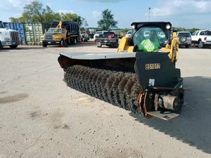 2016 Paladin Model 22072MM Universal Mount Bobcat Skid Loader Skid Steer Hydraulic Sweeper Attachment
