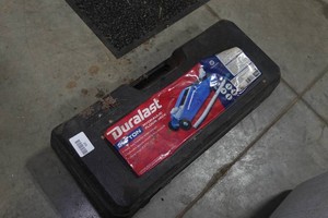 Duralast 2.5-Ton Hydraulic Floor Jack