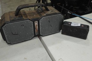 2 Portable Speakers