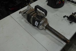 Central Pneumatic 1 Air Impact Wrench