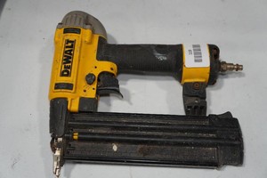 DeWalt 18 Gauge Pneumatic Brad Nailer