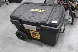 DeWalt 15 Gallon Rolling Tool Chest