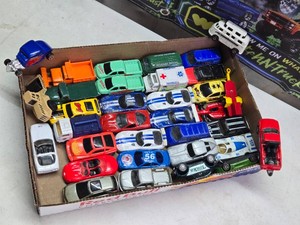 Lot of Diecast Toy Cars Including Mostly Maisto