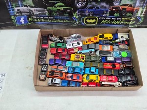 Lot of Hot Wheels die-cast toy cars