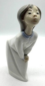 Lladro Porcelain Girl Figurine A230 - 3 in