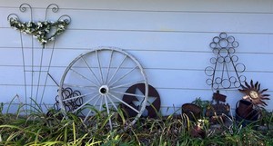 Rustic Garden Decor Mixed Lot - Wagon Wheel, Trellis & Metal Art