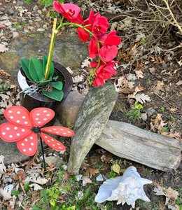 Mixed Lot Orchid Garden Decor, Ladybug Spinner, Wood & Shell Ornament