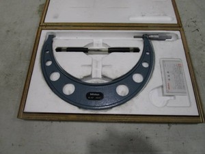Mitutoyo 9-10 Micrometer