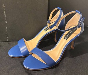 A - Steve Madden Vienna Blue Leather Womens Heeled Sandals Size 9