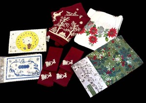 B - Tablecloths, Napkins, Paper Placemat Packs & Smith & Hawken Crystal Scatters