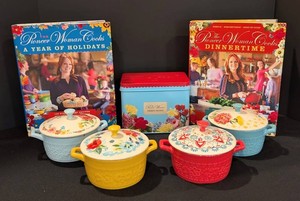 C - Cookbook & Kitchenware Mixed Lot - Pioneer Woman Books, Recipe Box & Dishes