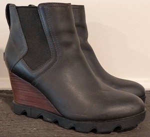 B - Womens Ankle Boots - Sorel Black Wedge Chelsea Boots