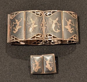 C - Vintage Siam Silver Bracelet & Earrings Set