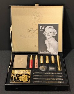 C - Makeup Collection - New Besame Cosmetics Essential Marilyn Set