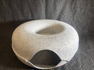 Gray Felt Round Pet Bed With Zippered Cover