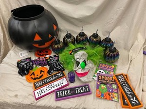 Halloween Decor, Costume Accessories & Party Supplies Mixed Lot