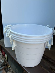 White 9 Gallon Plastic Pail Tubs