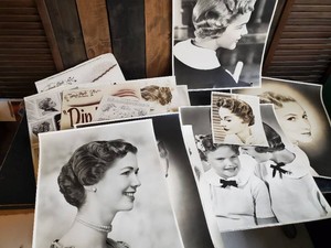 True Vintage Beauty Shop Sample Photos & Posters
