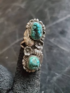 Vintage Turquoise Sterling Silver Navajo Ring - Beautiful