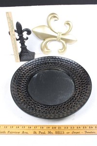 Fleur-de-Lis Decor & Oval Mirror Mixed Lot