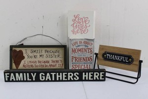 Decorative Family, Friendship & Inspirational Signs (Lot of 5)