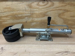 Ultra-Tow Bolt-On Sidewind Marine Swivel Jack, 1500-Lb. Capacity #104484 MSRP $94.99