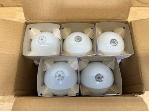 GE 300-Watt Dimmable 3-Way Bulb PS Light Fixture Incandescent Light Bulb MSRP $19.90 (lot of 5)