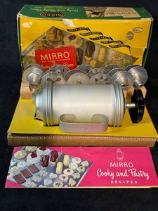 Vintage Mirro Cooky & Pastry Press With 15 Shapes in Original Box