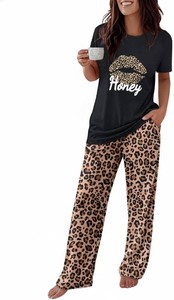 $26 CHICME Pajama Sets for Women 2 Piece Short Sleeve Lounge Pj Sets. (Size large) peeling on the print of shirt