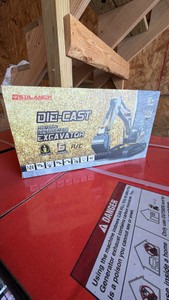 REMOTE CONTROL EXCAVATOR TOY