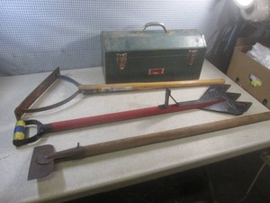 (A-3T) Vintage Park Metal 20 Tool Box and Vintage YardGarden Tools