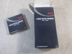 (EC1) Box with 800 Large Pistol Primers No.300