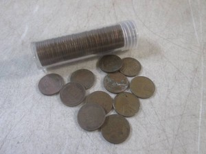 (CNTR) Wheat Pennies in Plastic Roll and Some Loose