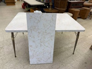 Table with Leaf 42 x 60 plus 19 Leaf