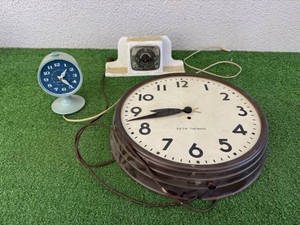 Vintage Clocks & Timer