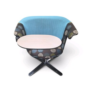 Steelcase i2i Swivel Lounge Chair with an integrated tablet arm