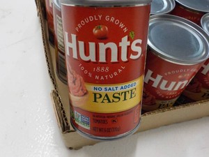 24 pack Hunts 6 oz Tomato Paste