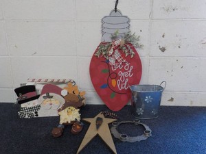Holiday Dcor Lot