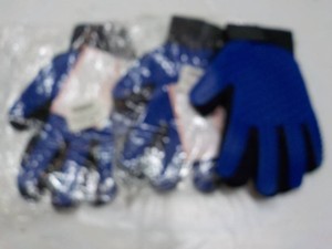 3 Pet Gloves