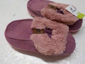 Coface Slippers size 12