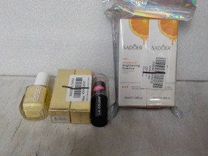 Lipstick, Fingernail Polish and Sadoer